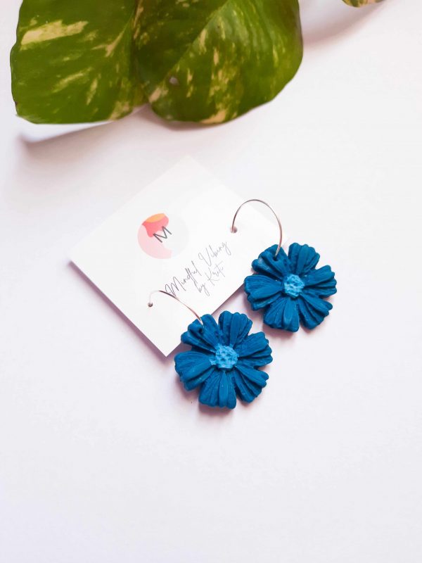 Blue daisy hoops by mindful vibign