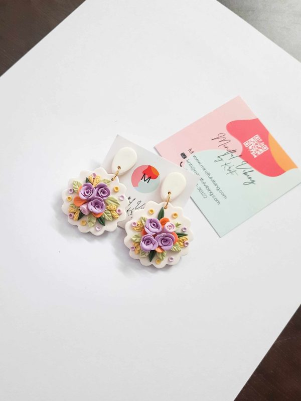 white royalty bloom polymer clay jewelry by mindful vibing kriti bhatnagar polymer clay india